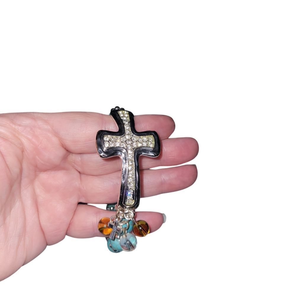 Stretchy cross bracelet with Beads - Picture 2 of 5
